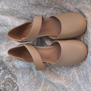 Tan Block Heel Shoes